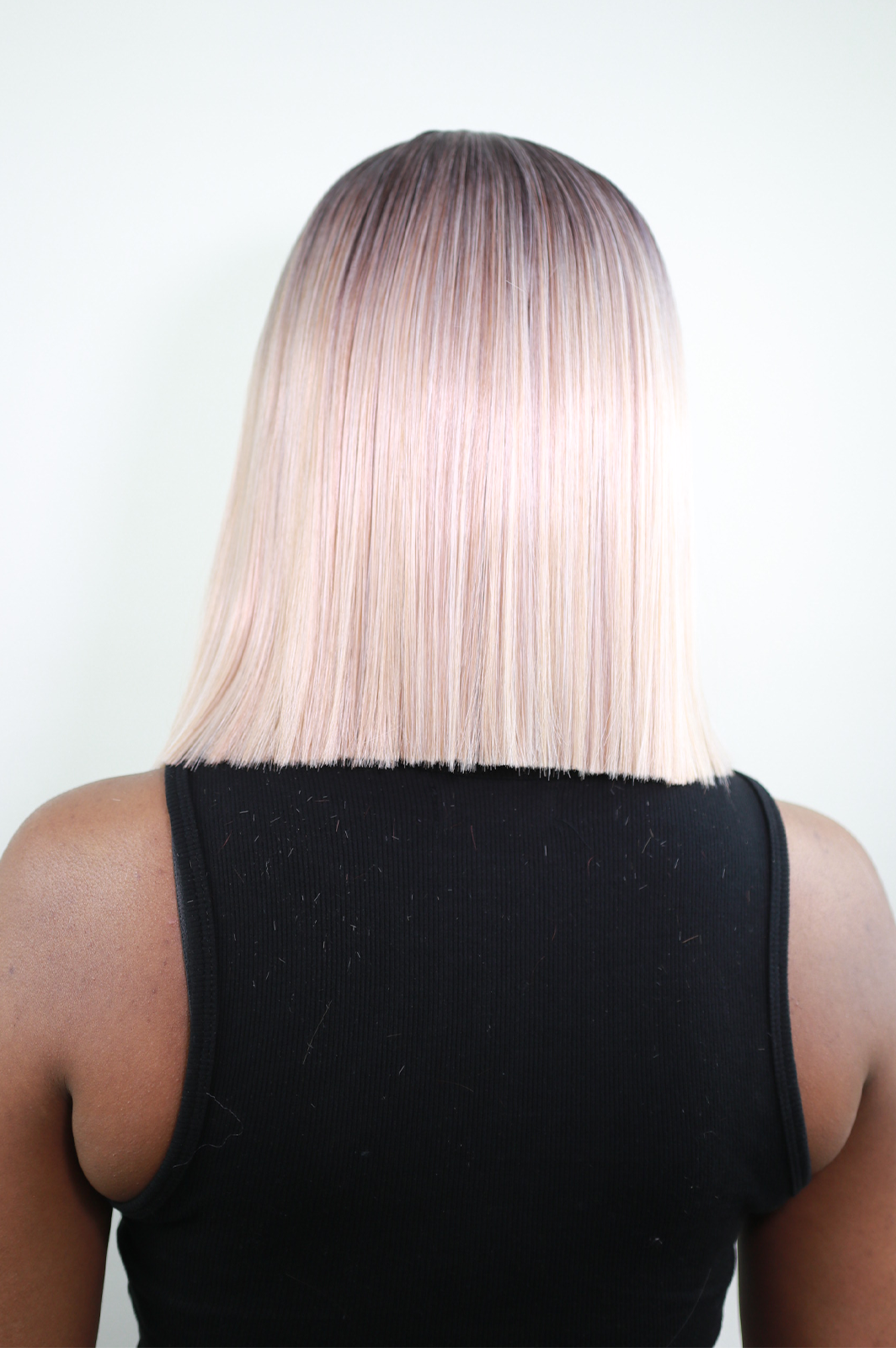 Dumebi Medium Straight Ash Blonde Wig