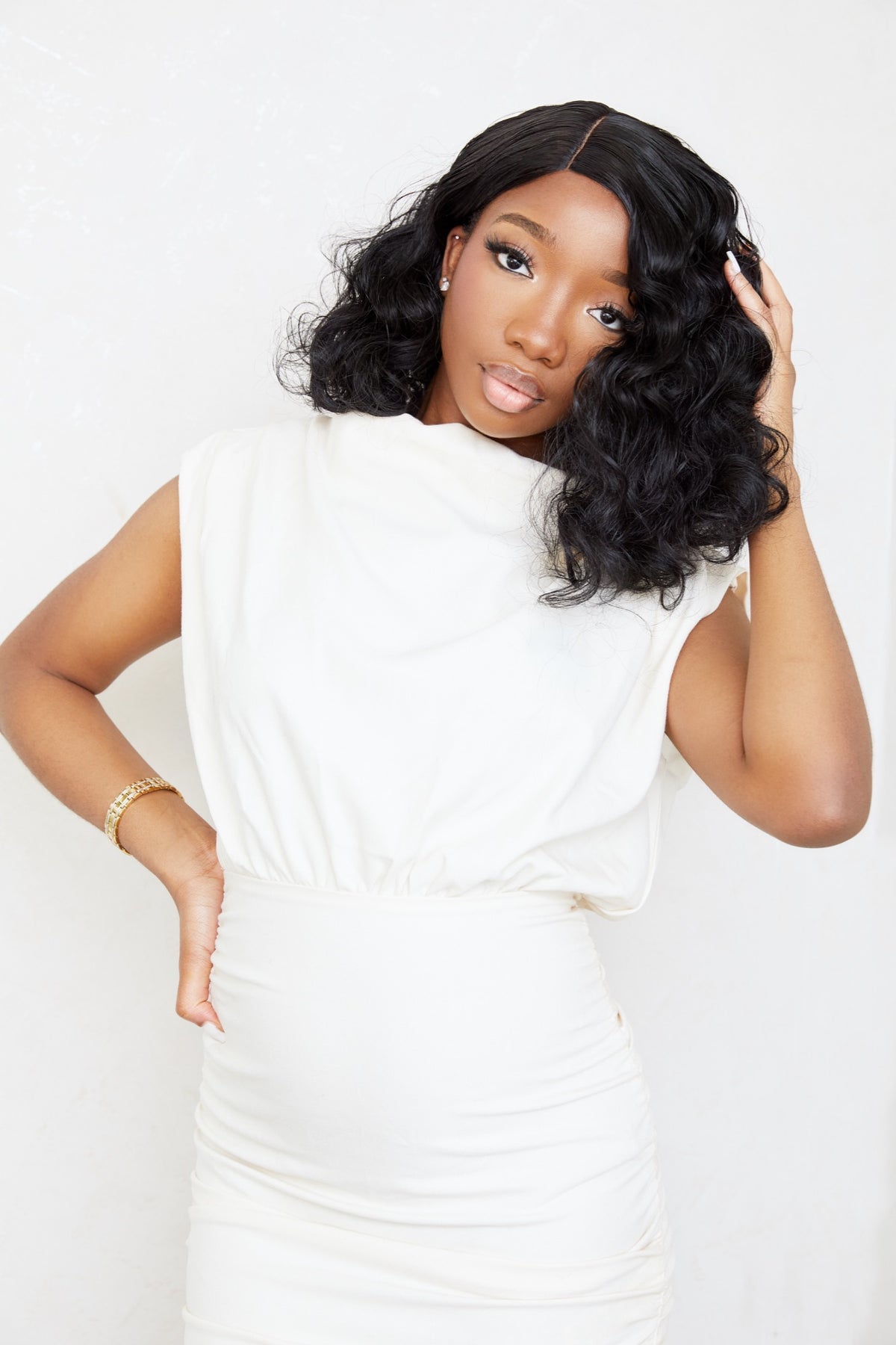 Freya Medium Black Curly Bob Wig