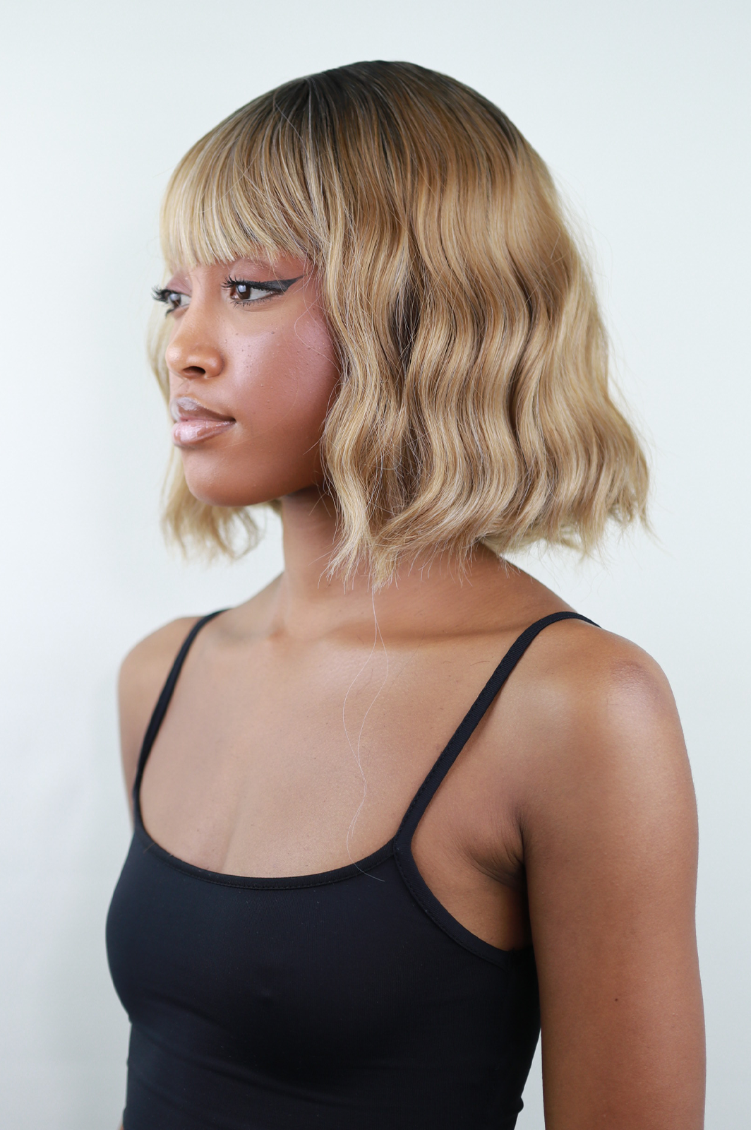 Ming Wavy Wig with Bangs