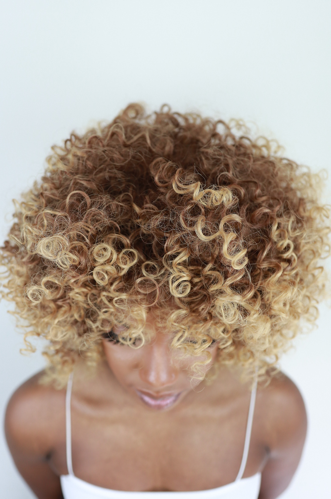 Omoge Short Curly Afro Wig