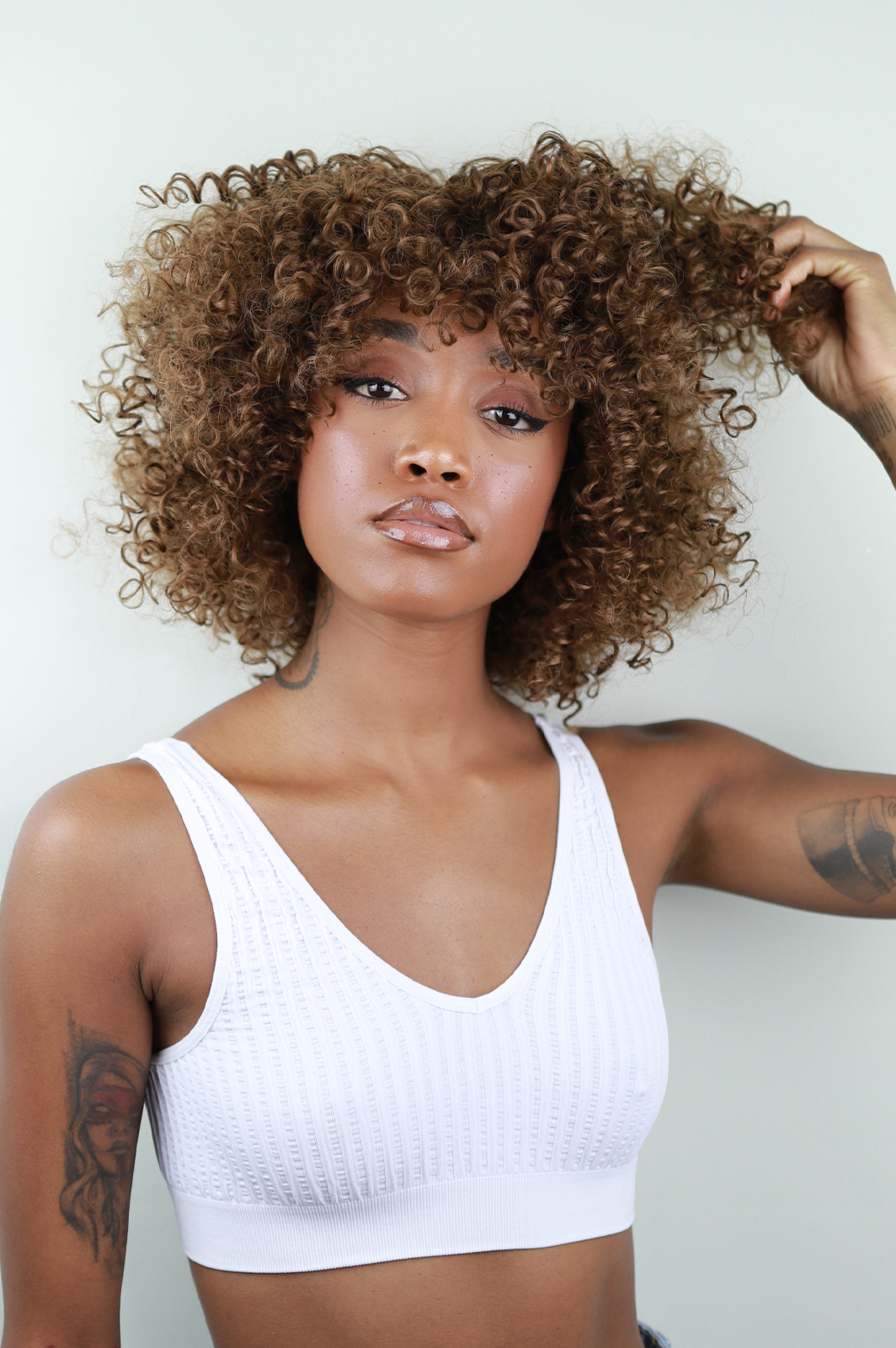 Omoge Short Curly Afro Wig